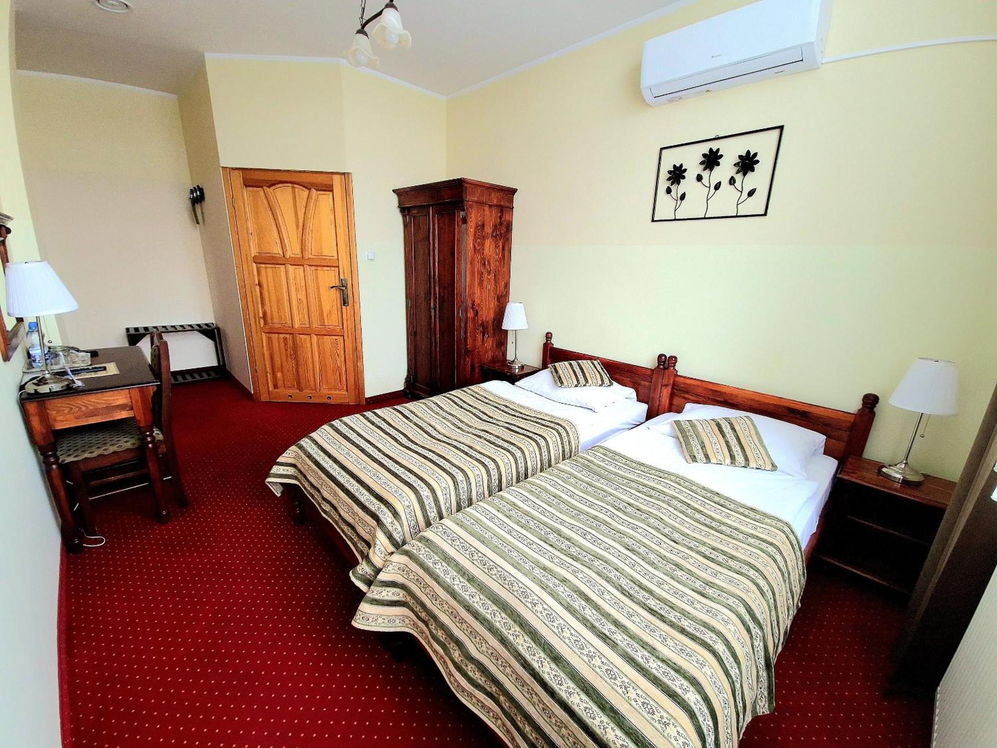 Aslan Hotel